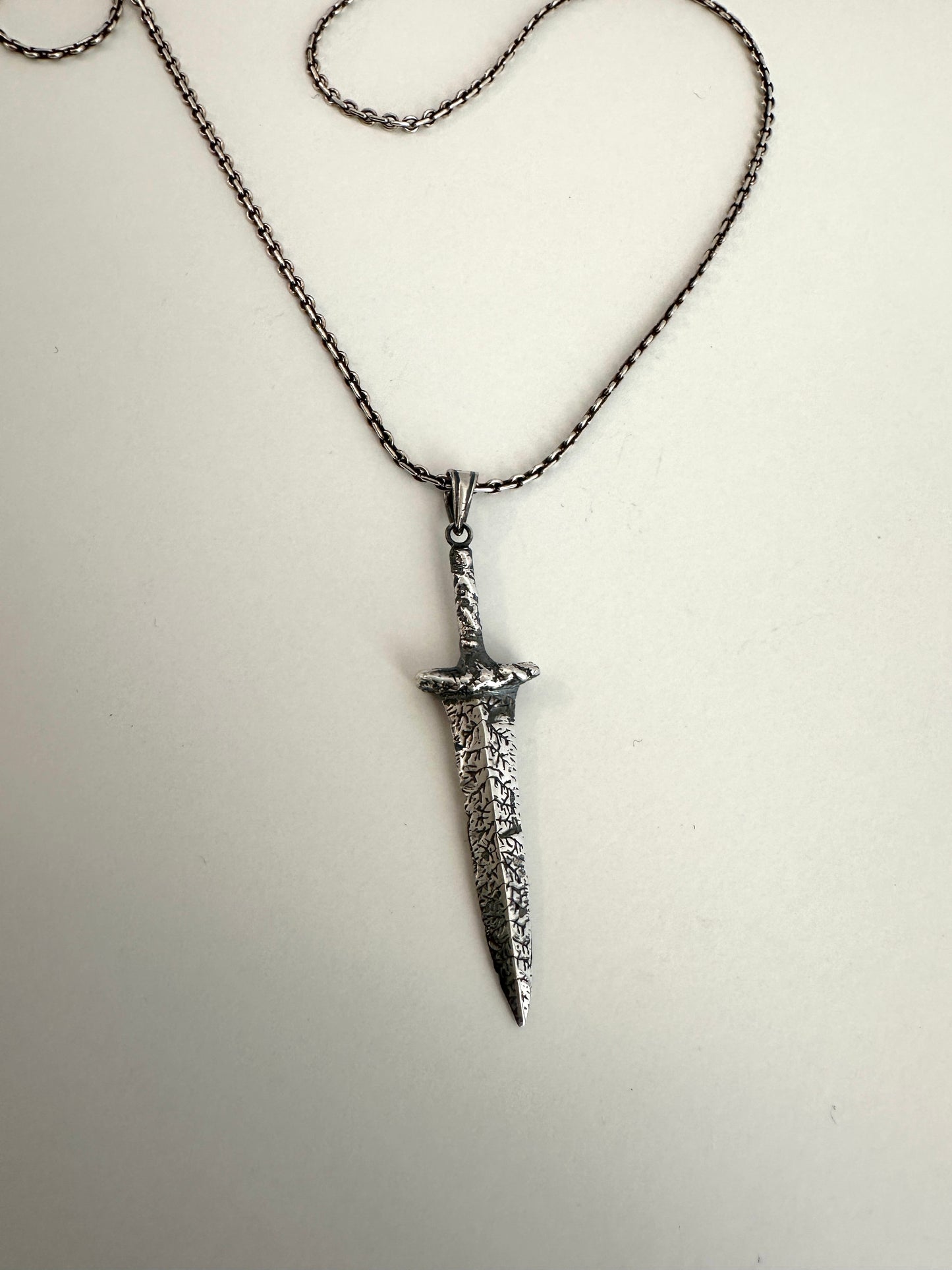 Aestas | Dark Moon Greatsword Pendant