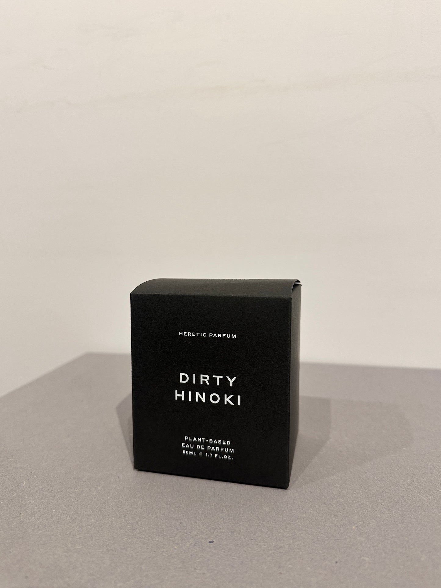 Heretic | Dirty Hinoki Parfum