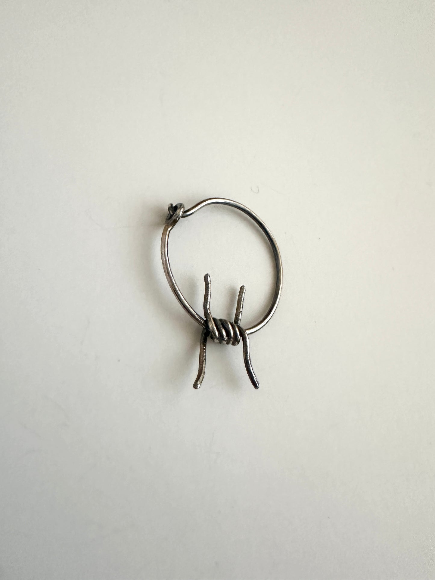 Object | Barbed Wire Kisses Large