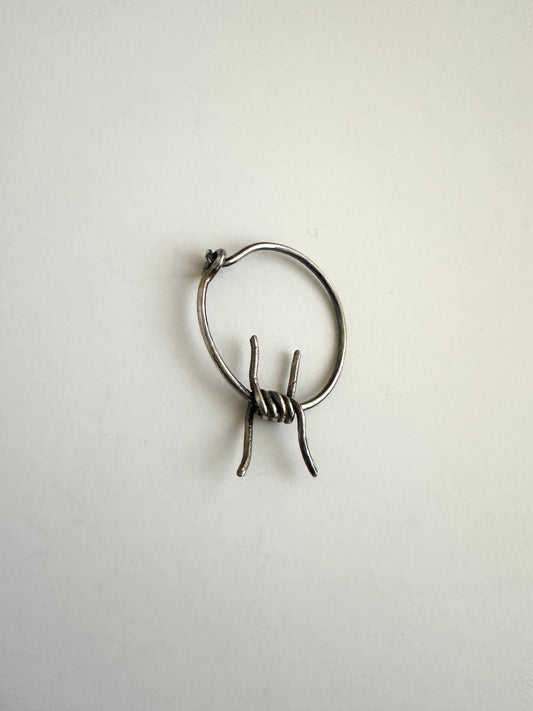 Object | Barbed Wire Kisses Large