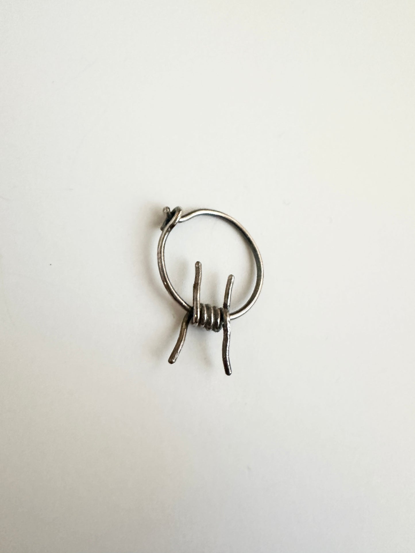 Object | Barbed Wire Kisses Small