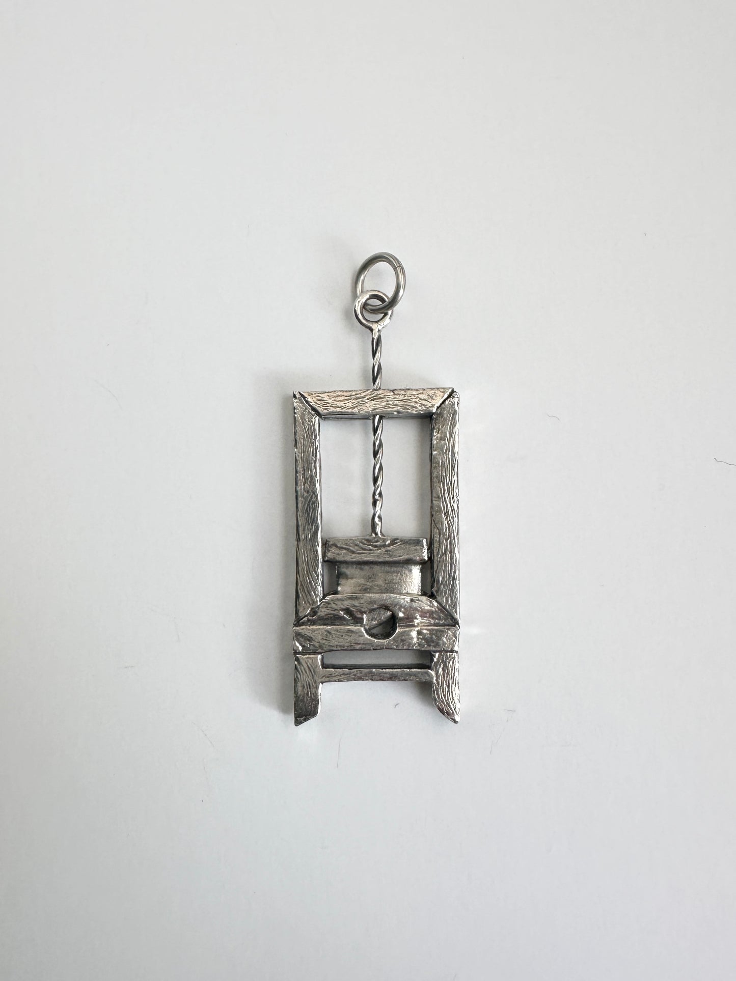 Object | Guillotine Dangler