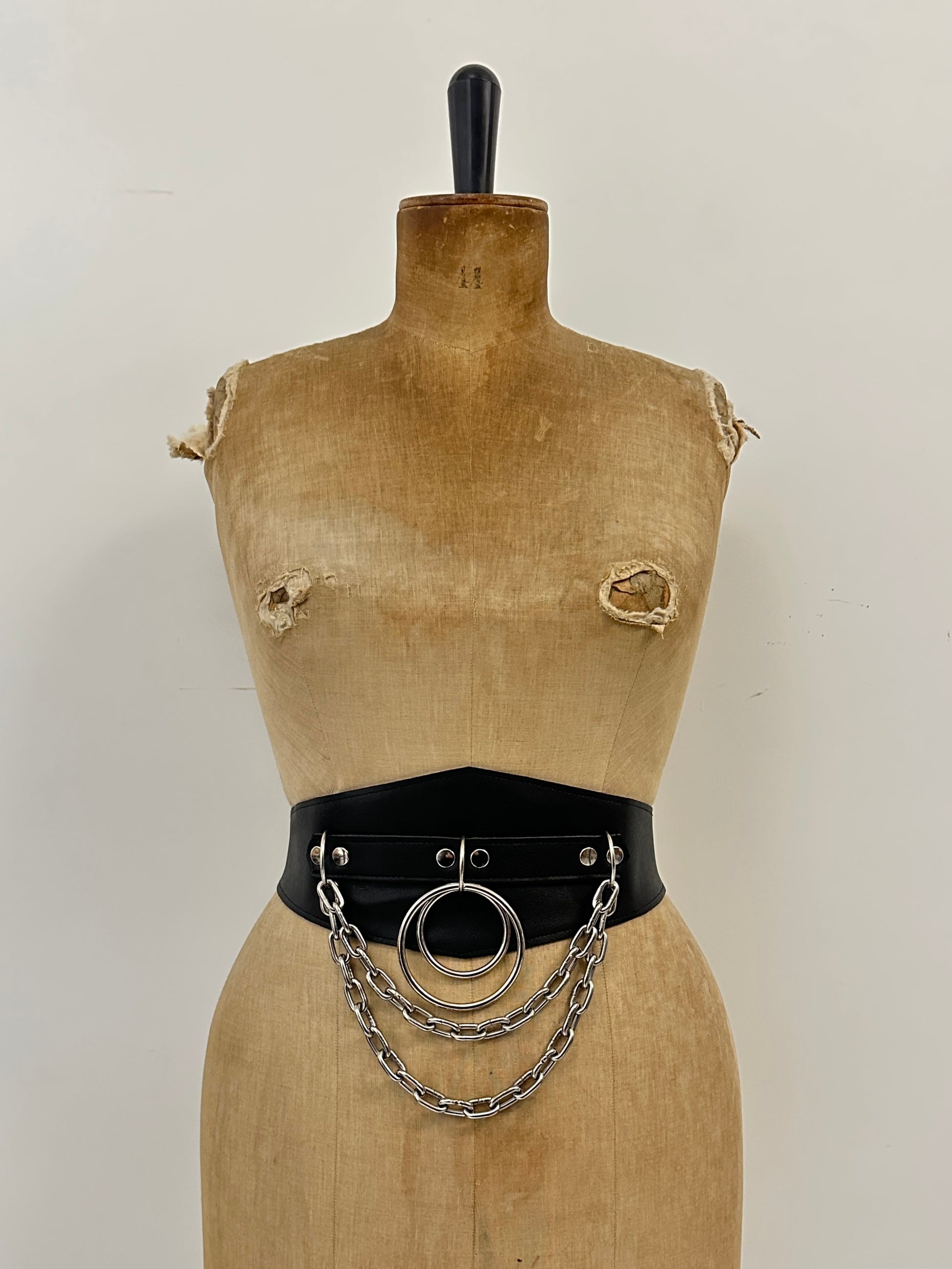 Double ring double chain cincher