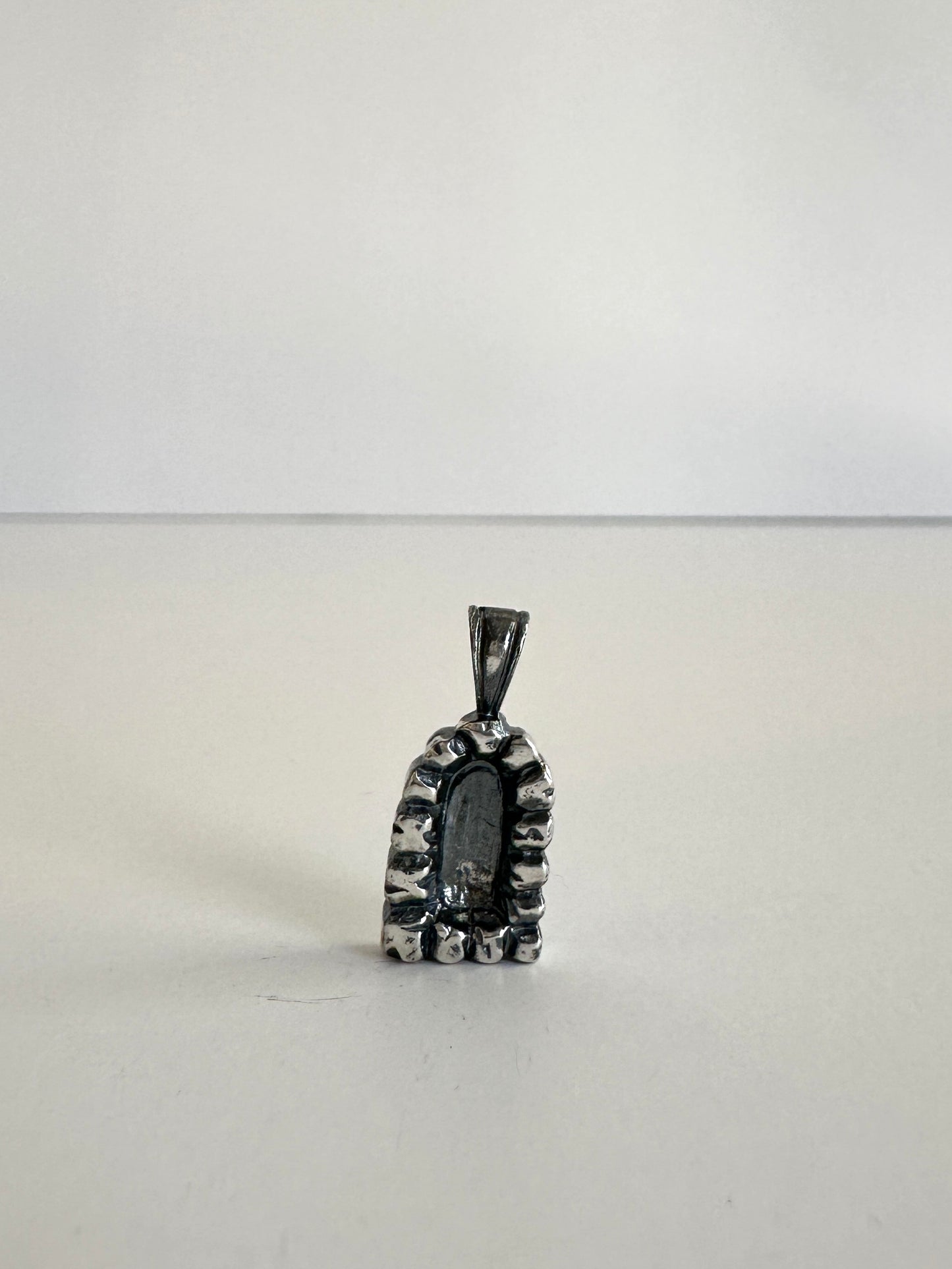Aestas | Castle Window Pendant