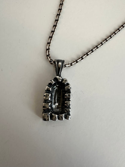 Aestas | Castle Window Pendant