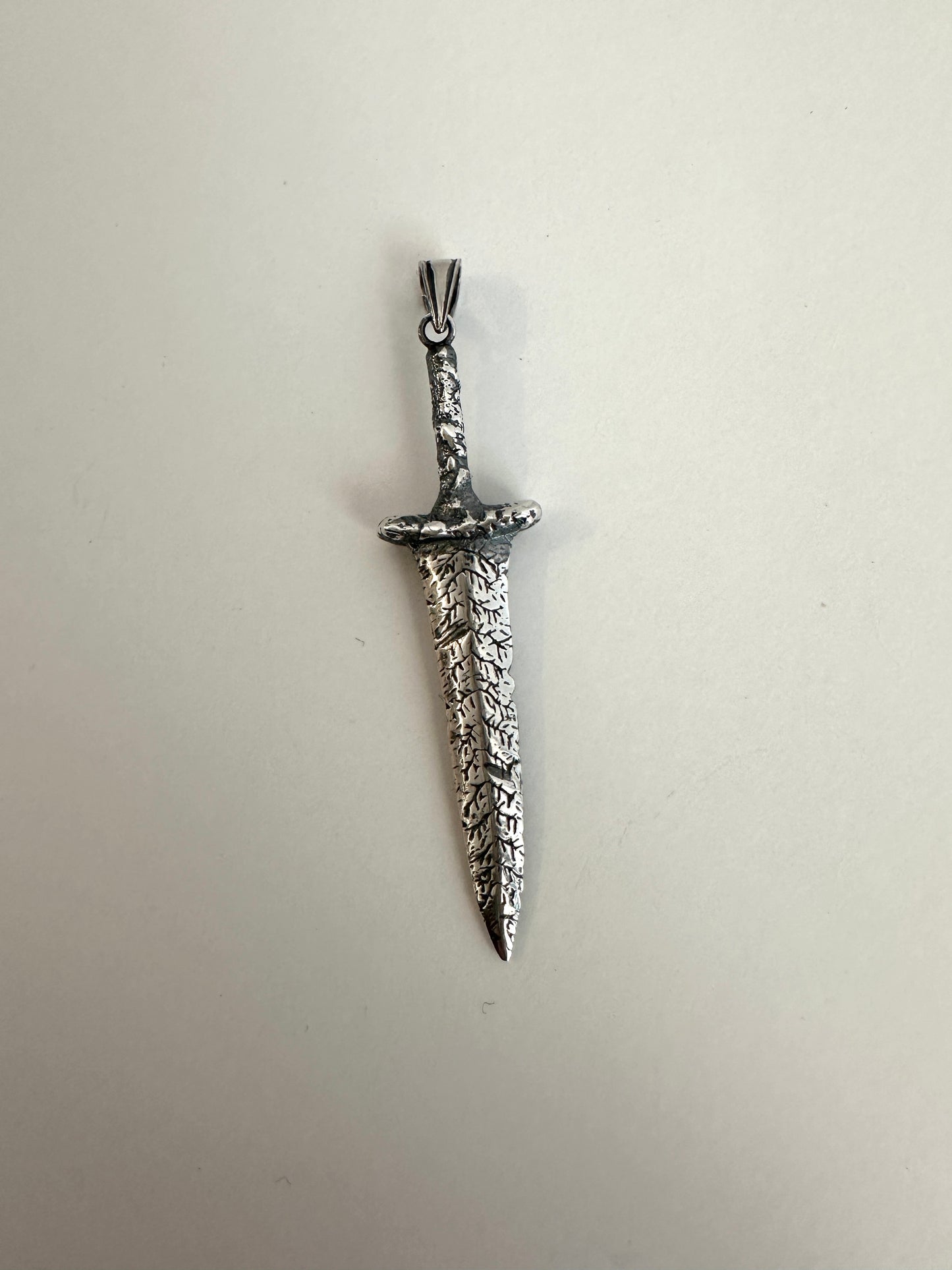 Aestas | Dark Moon Greatsword Pendant