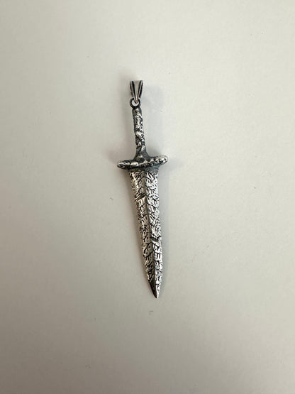 Aestas | Dark Moon Greatsword Pendant