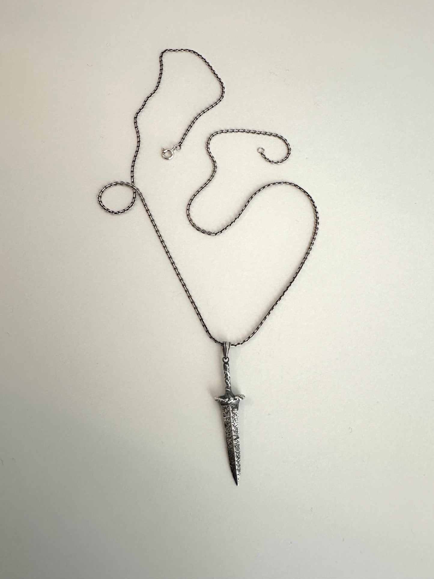 Aestas | Dark Moon Greatsword Pendant