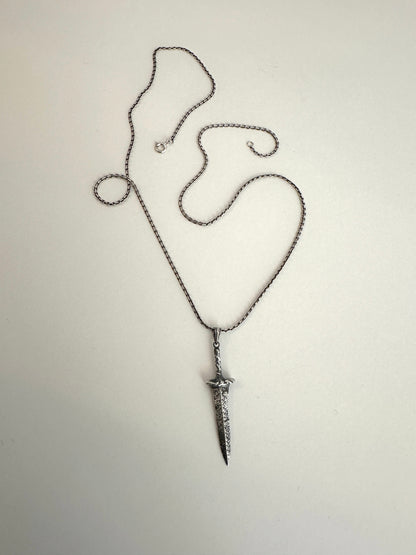 Aestas | Dark Moon Greatsword Pendant