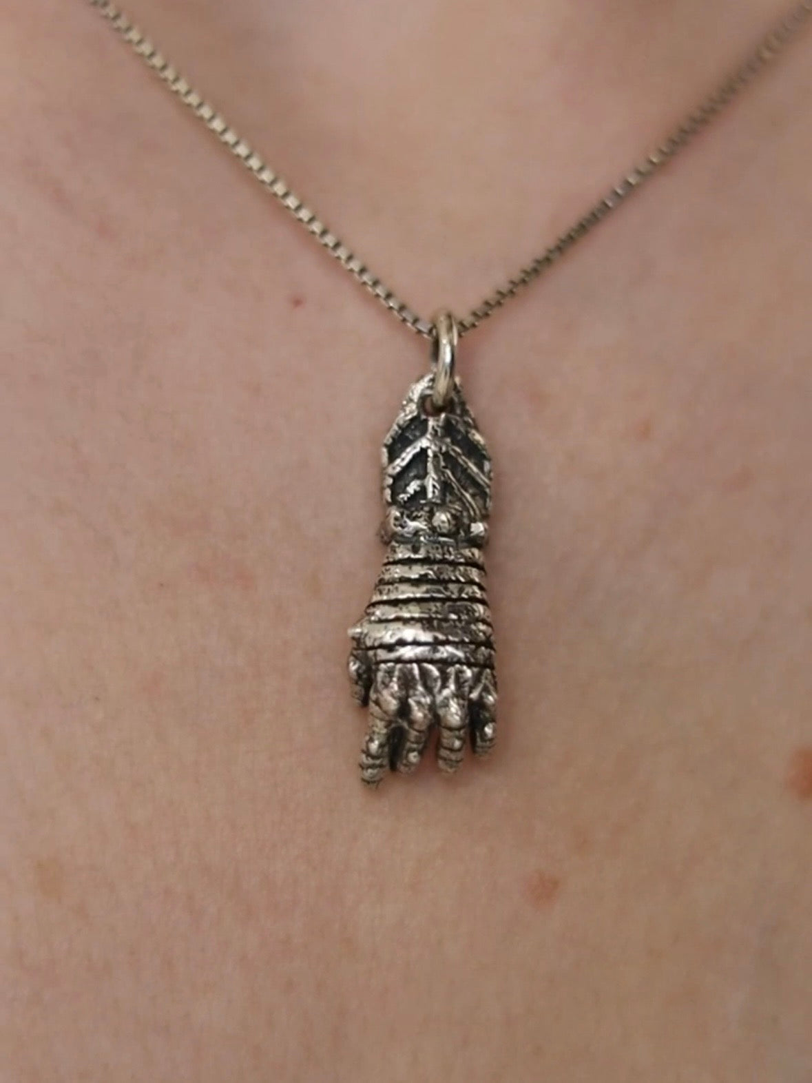 Aestas | Gauntlet Pendant