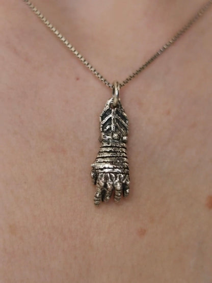 Aestas | Gauntlet Pendant