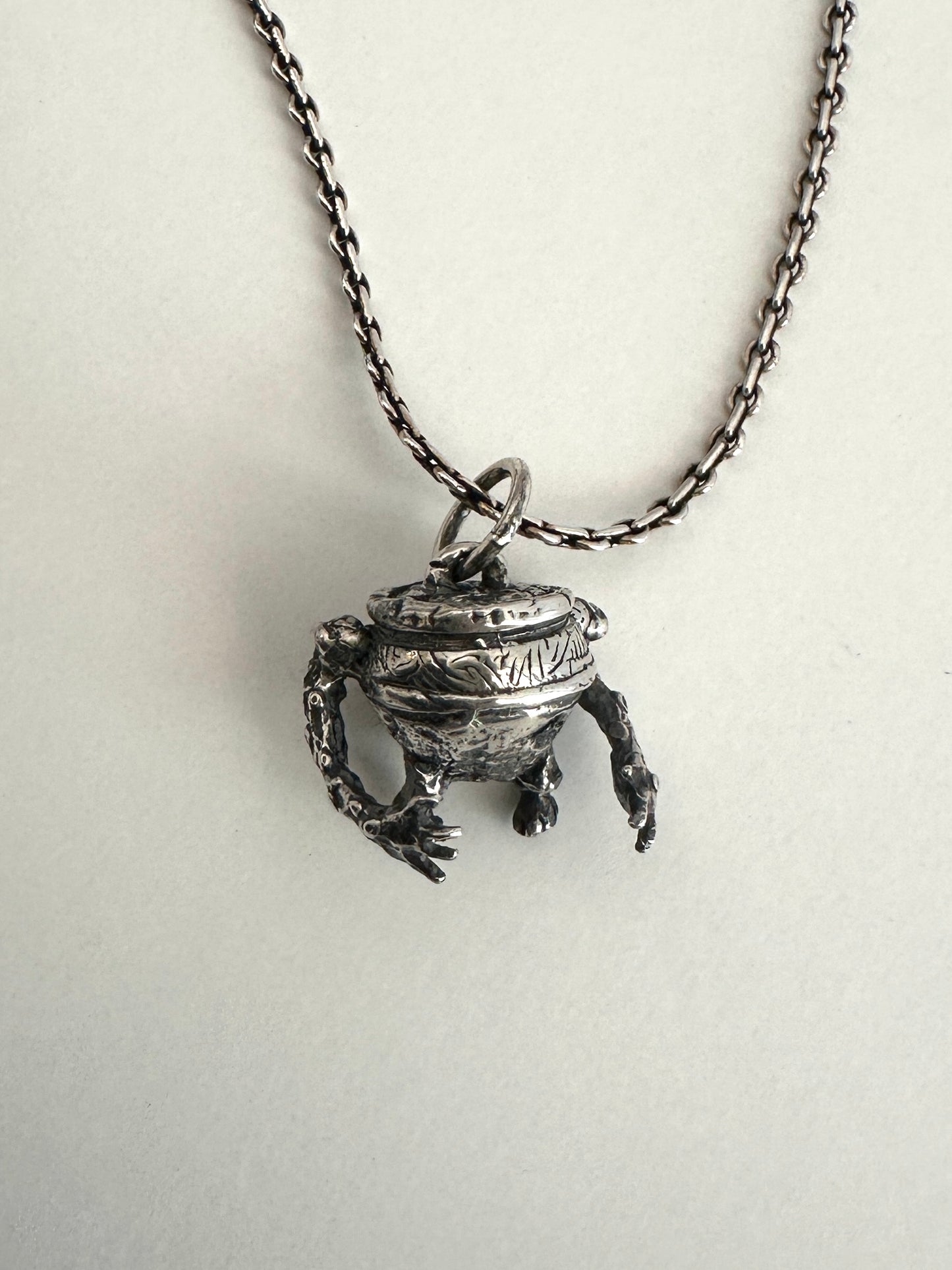 Aestas | Iron Fist Alexander Pendant