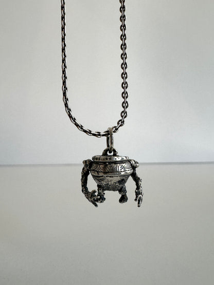 Aestas | Iron Fist Alexander Pendant