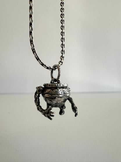 Aestas | Iron Fist Alexander Pendant