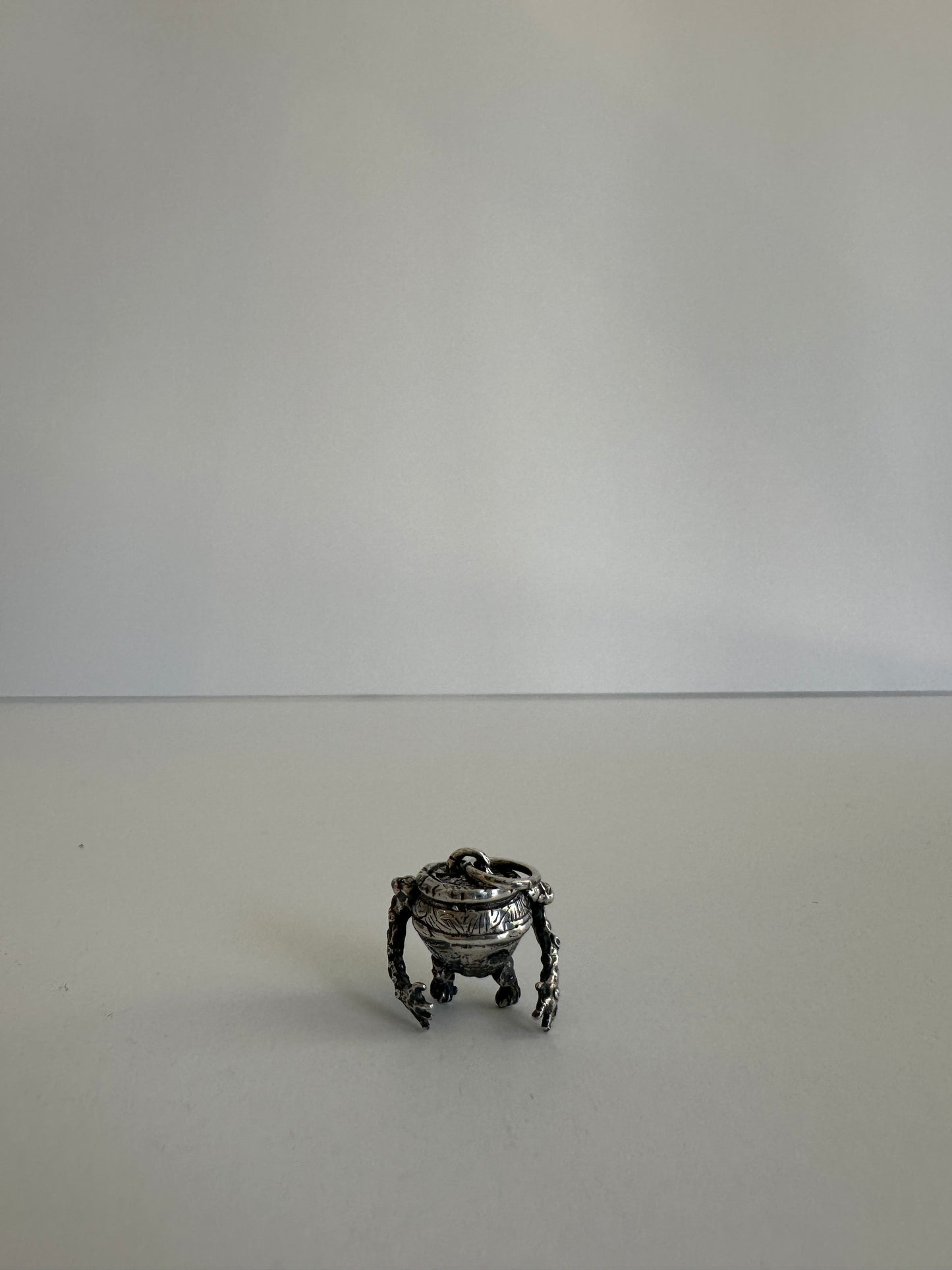 Aestas | Iron Fist Alexander Pendant