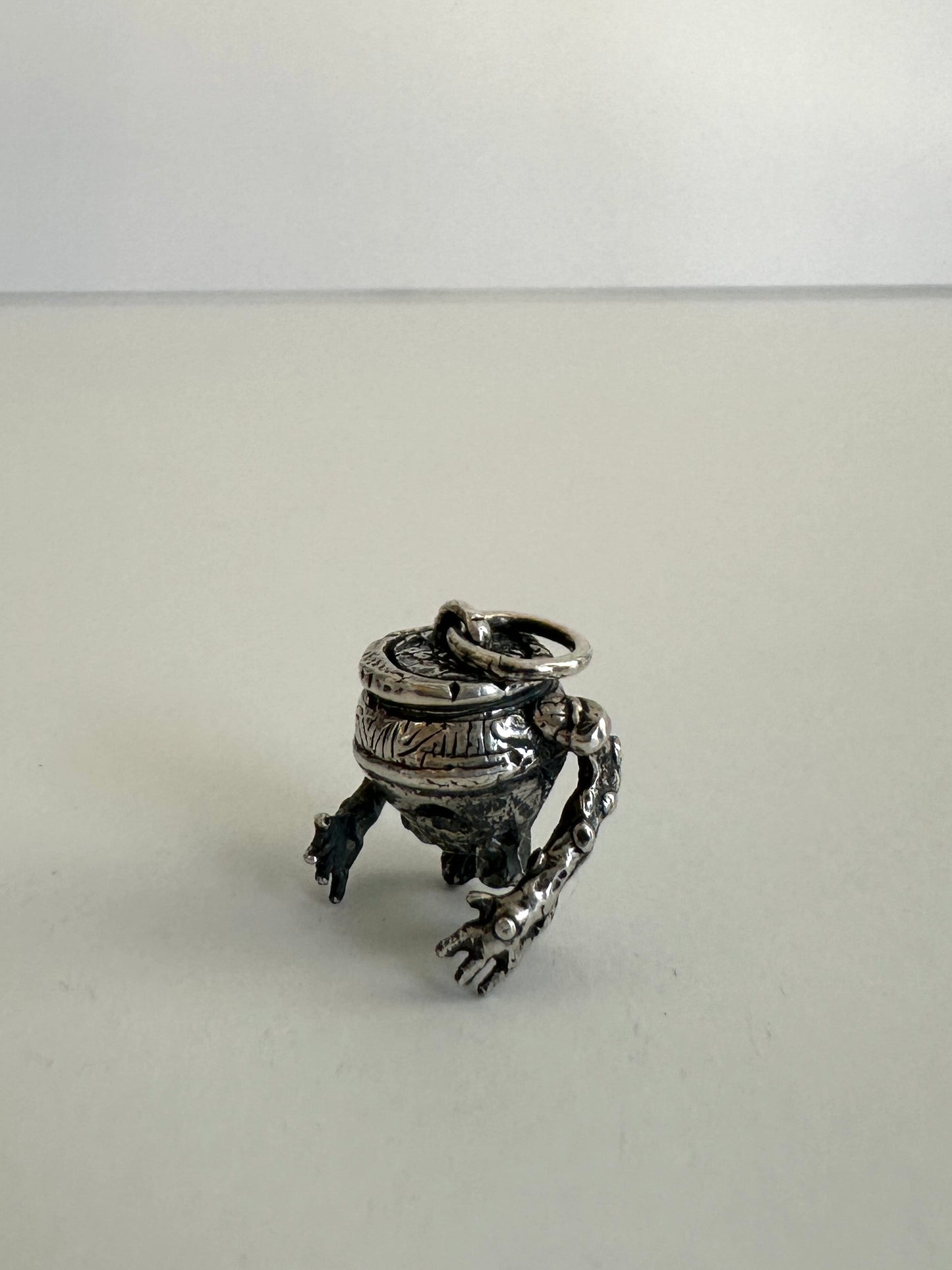 Aestas | Iron Fist Alexander Pendant