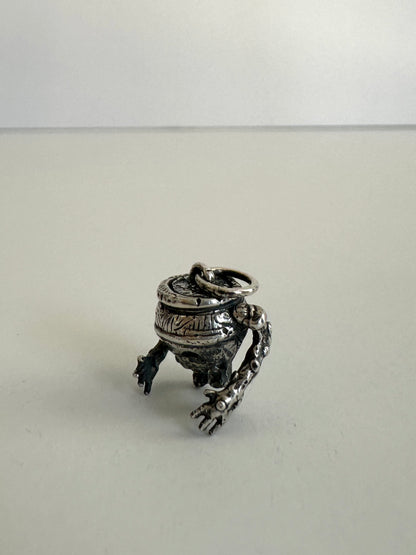 Aestas | Iron Fist Alexander Pendant