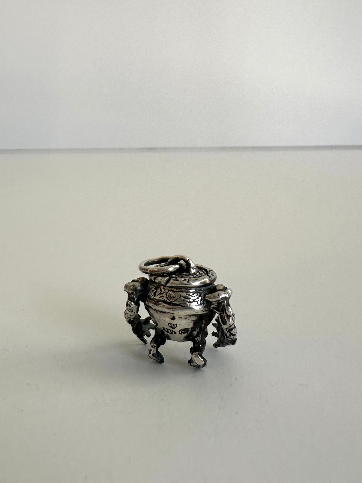 Aestas | Iron Fist Alexander Pendant