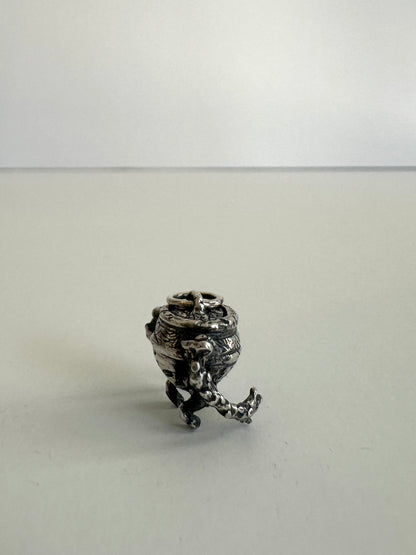Aestas | Iron Fist Alexander Pendant