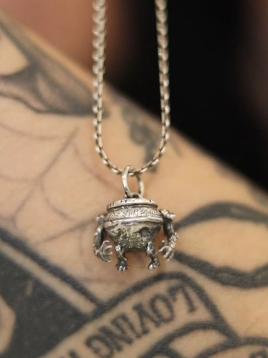 Aestas | Iron Fist Alexander Pendant