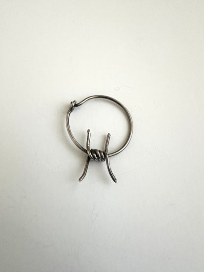 Object | Barbed Wire Kisses Large