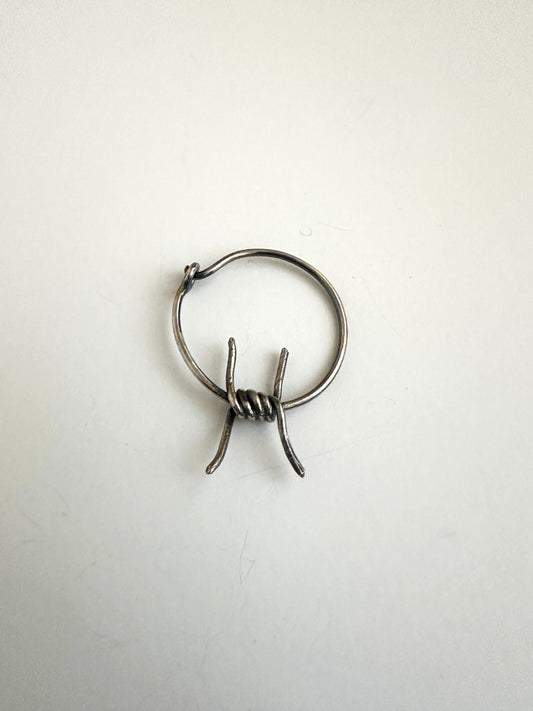 Object | Barbed Wire Kisses Large