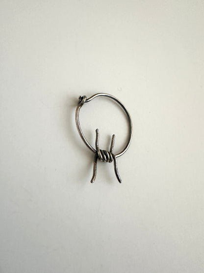 Object | Barbed Wire Kisses Large