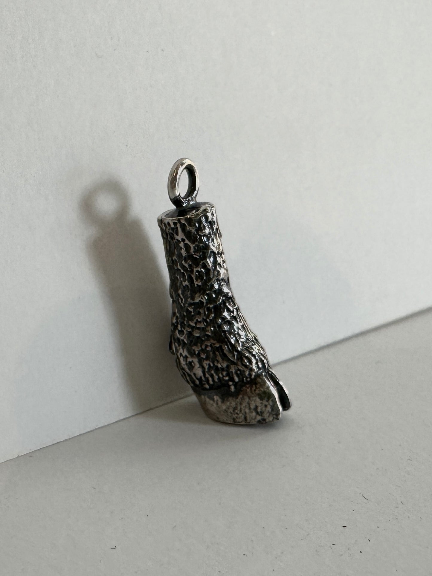 Object | Hoof Dangler