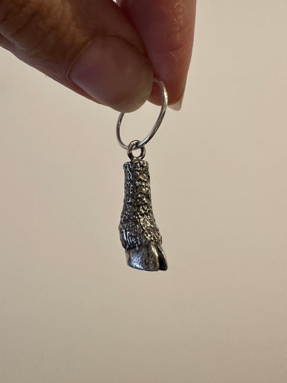 Object | Hoof Dangler