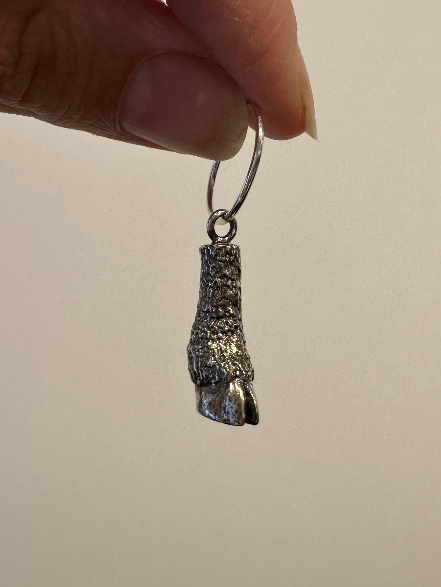 Object | Hoof Dangler