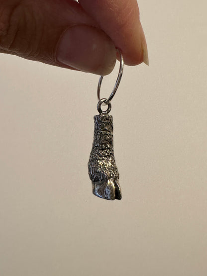 Object | Hoof Dangler