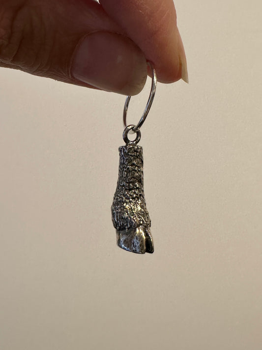 Object | Hoof Dangler