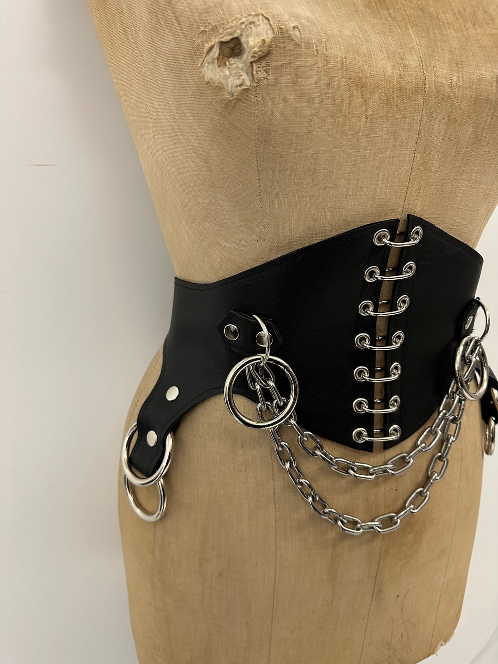 Christina cincher belt