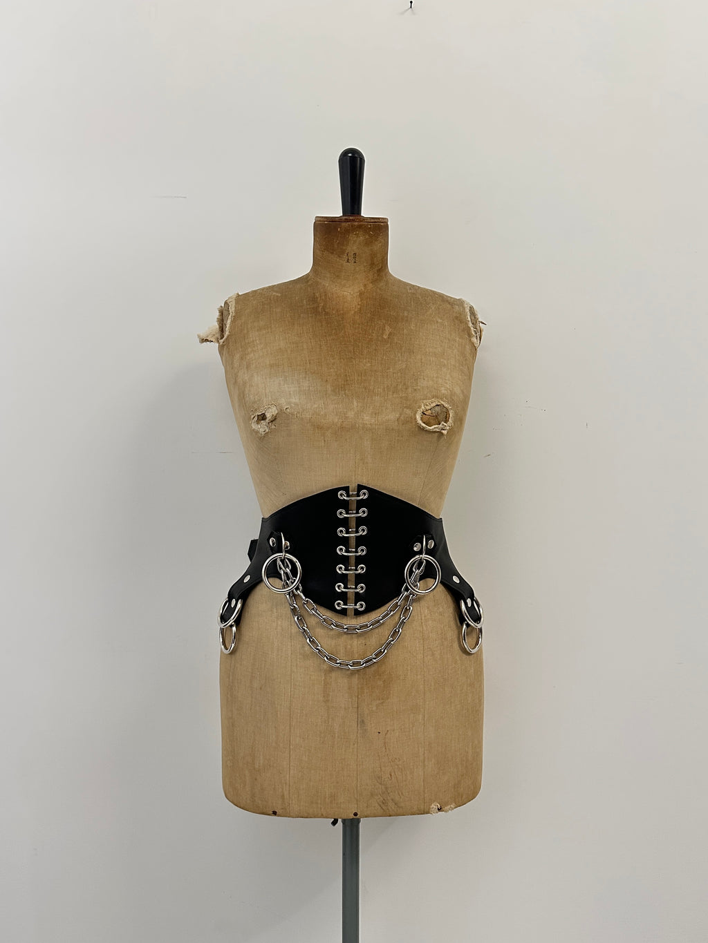 Christina cincher belt