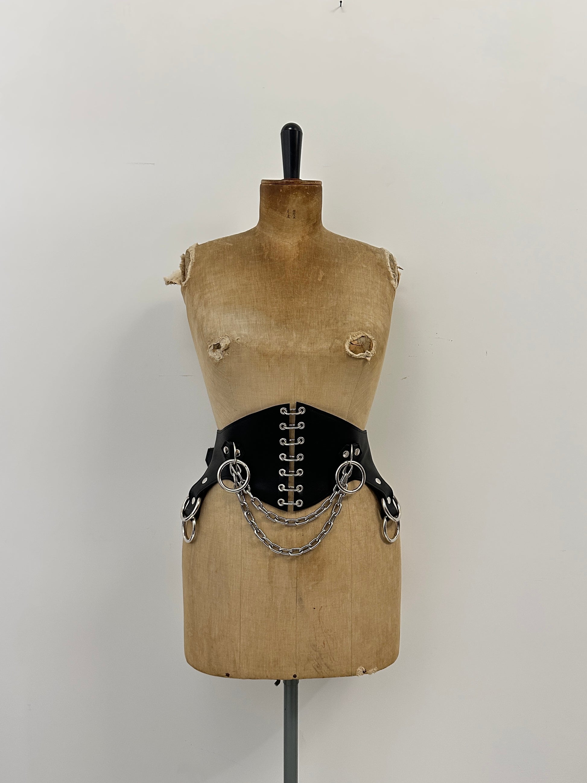 Christina cincher belt