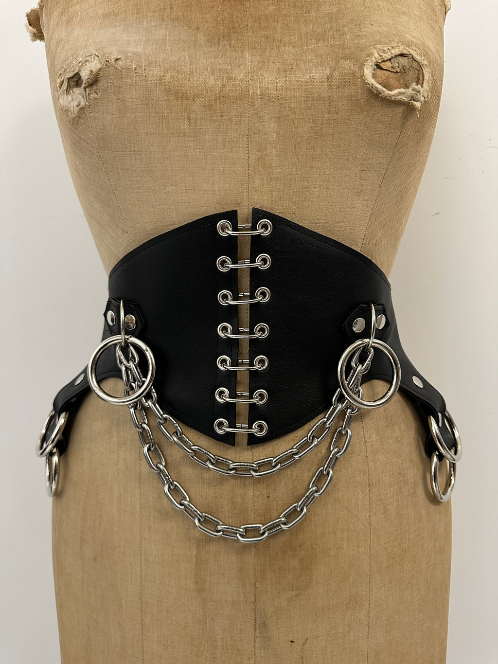 Christina cincher belt