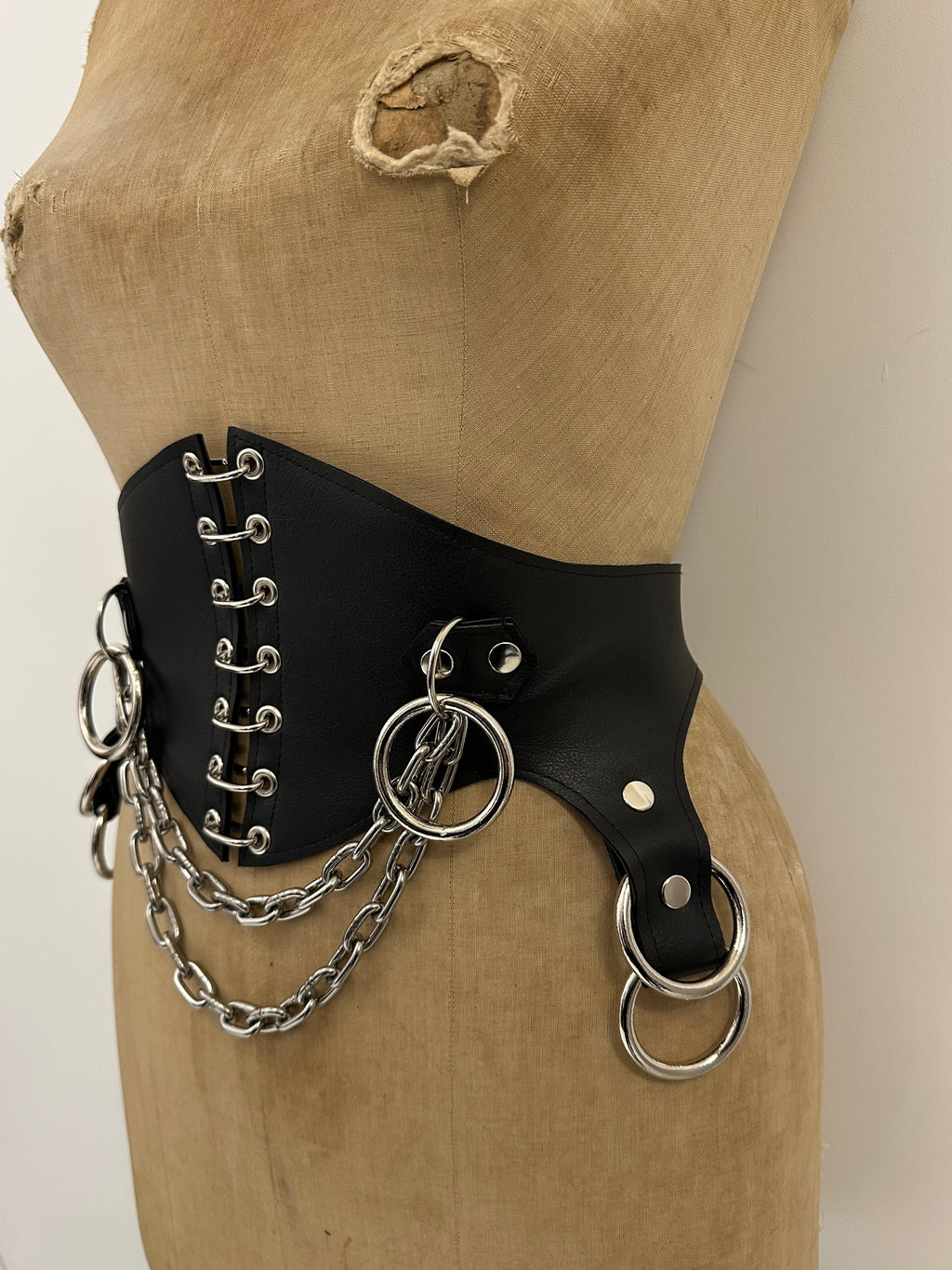 Christina cincher belt