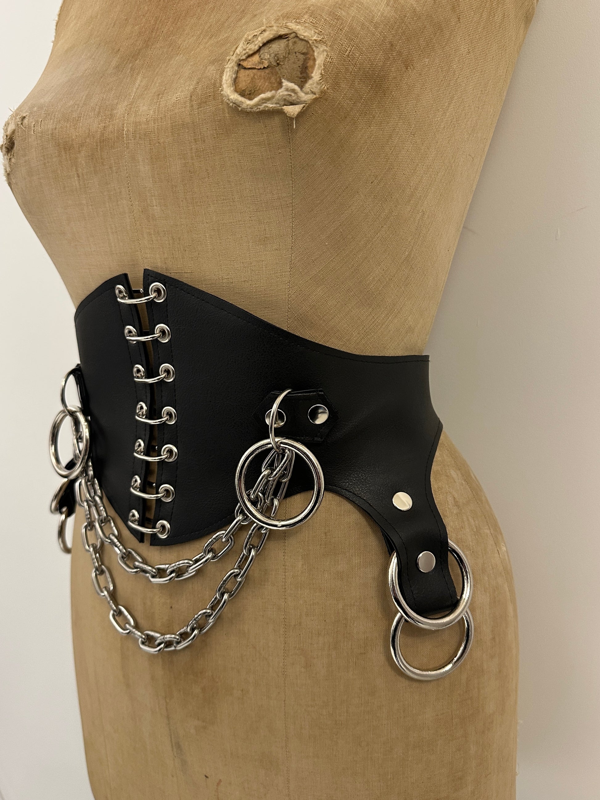 Christina cincher belt