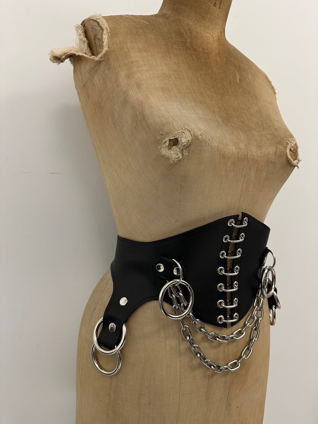 Christina cincher belt