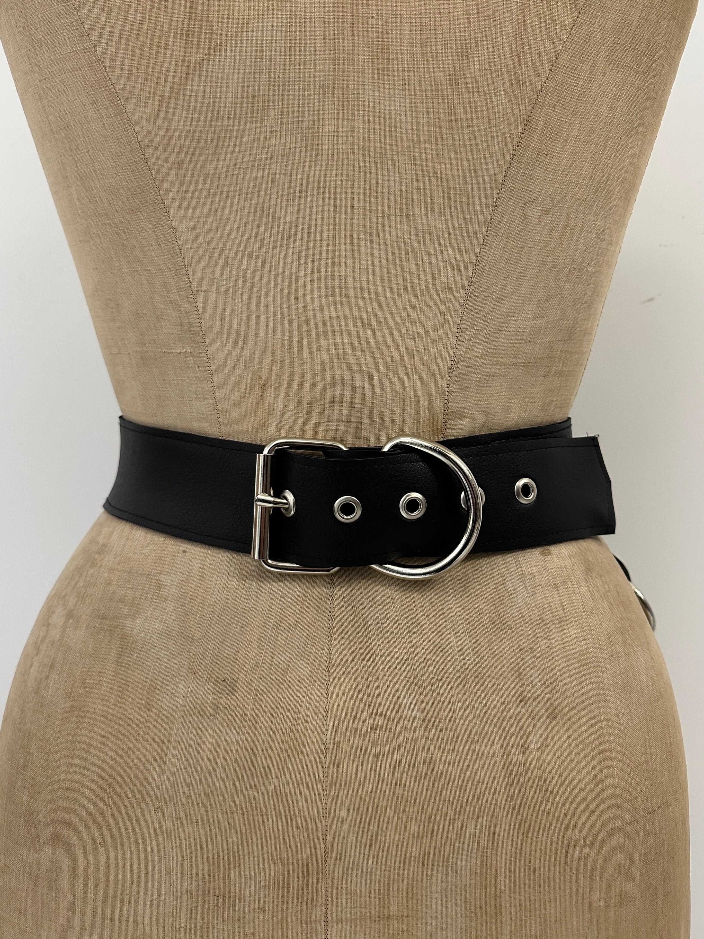 Tommy Vowles | Christina Cincher Belt – Hello Darkness