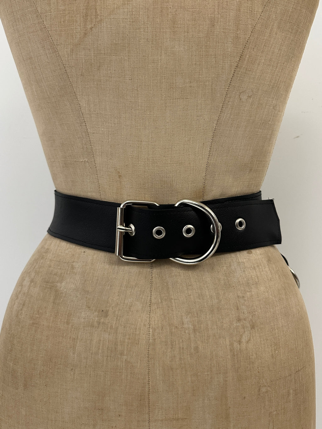Christina cincher belt