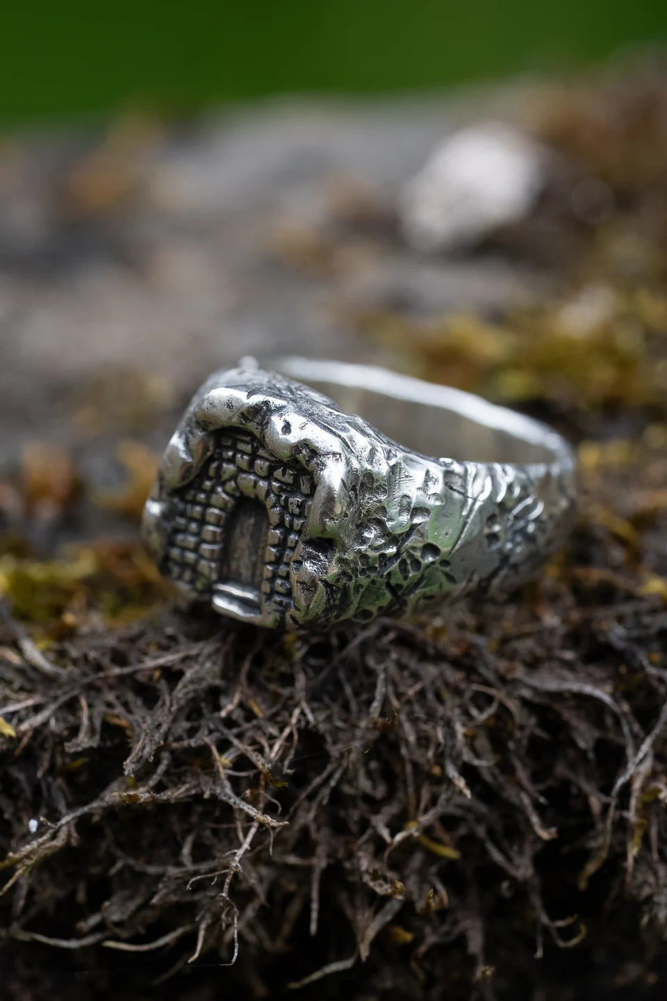 Aestas | Dungeon Entrance Signet Ring