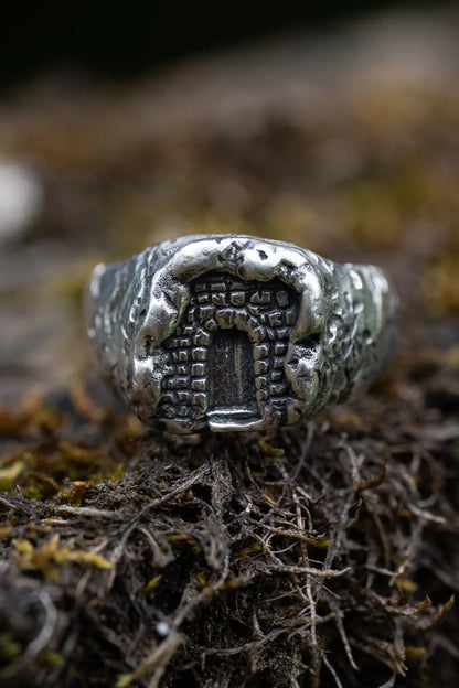 Aestas | Dungeon Entrance Signet Ring