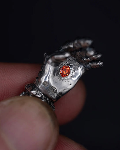 Aestas | Gauntlet Pendant