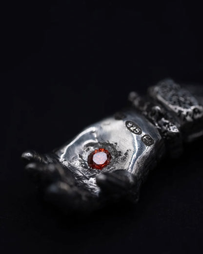 Aestas | Gauntlet Pendant