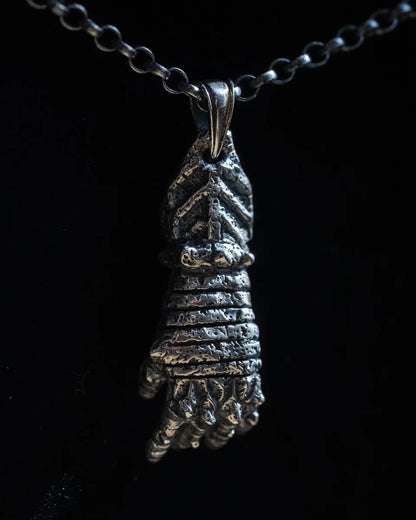 Aestas | Gauntlet Pendant
