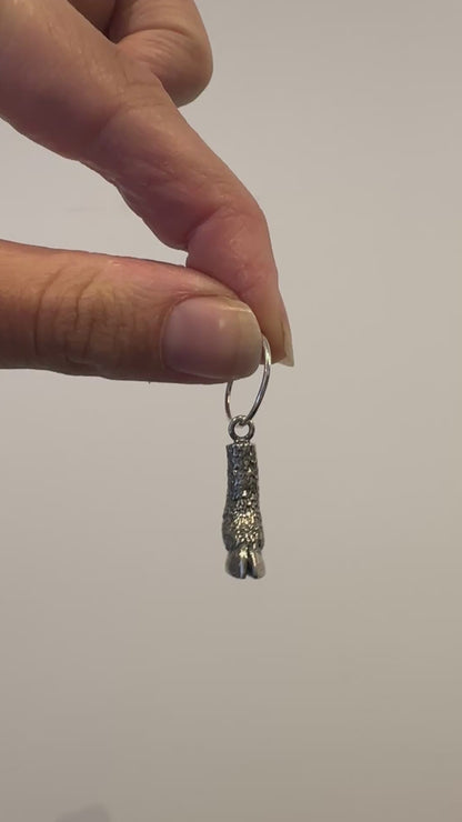 Object | Hoof Dangler